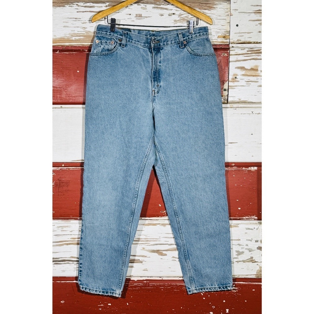 Vintage Levi's 550 Jeans Relaxed Fit Tapered‎ Leg Light Wash Denim